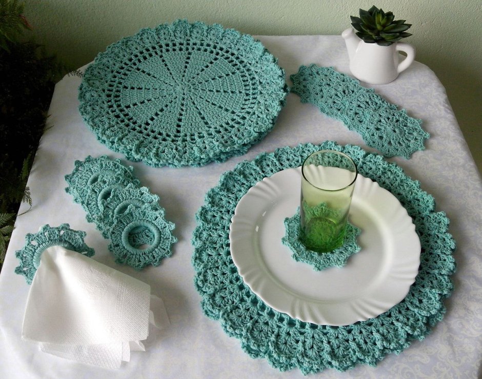 Вязаные сервировочные салфетки