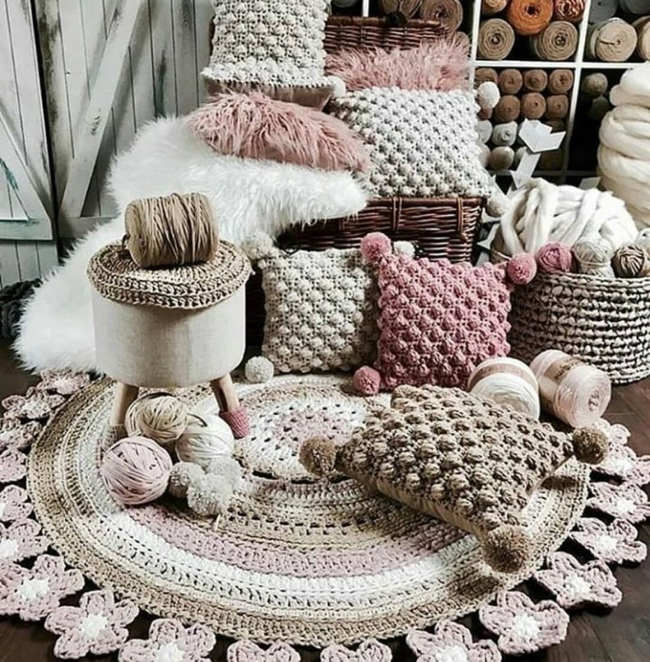 Вязаные интерьерные вещи