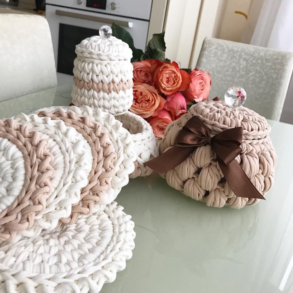 Декор из трикотажной пряжи