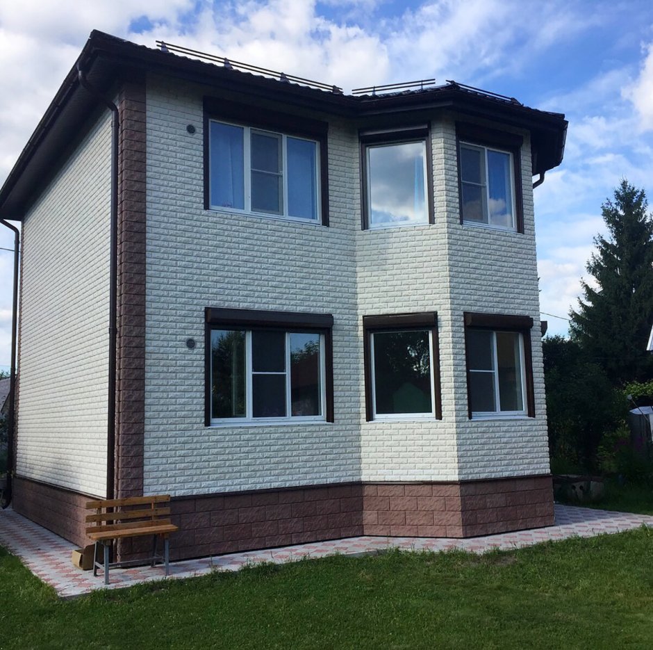 Отделка фасада с эркером