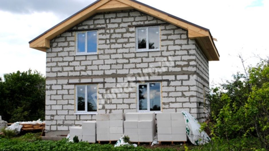 Двухэтажный дом из пеноблоков