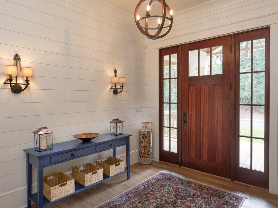 Прихожая отделанная вагонкой