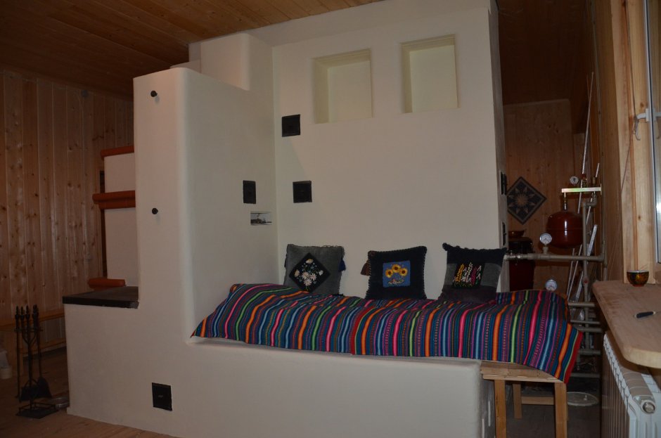 Лежанка в комнате