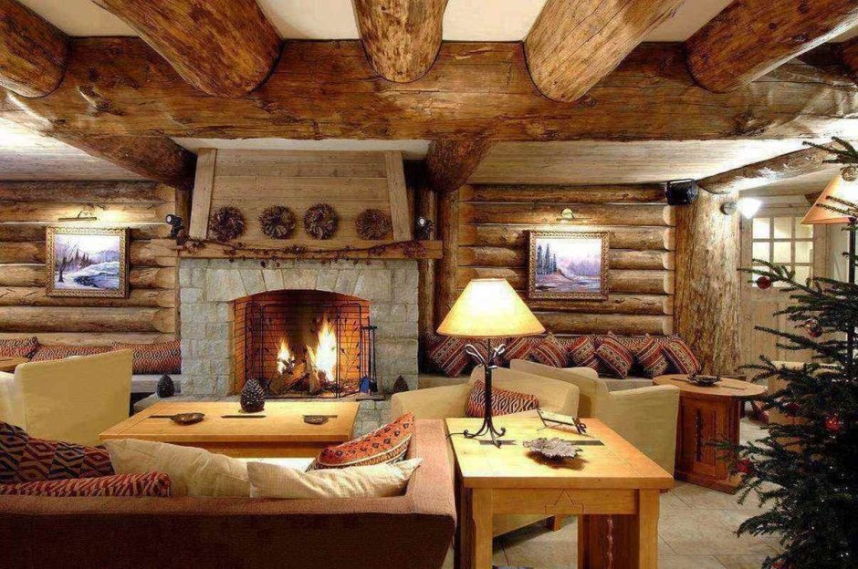 Уютная гостиная в деревянном доме