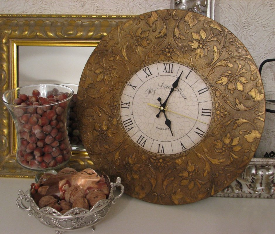 Настенные часы из природного материала