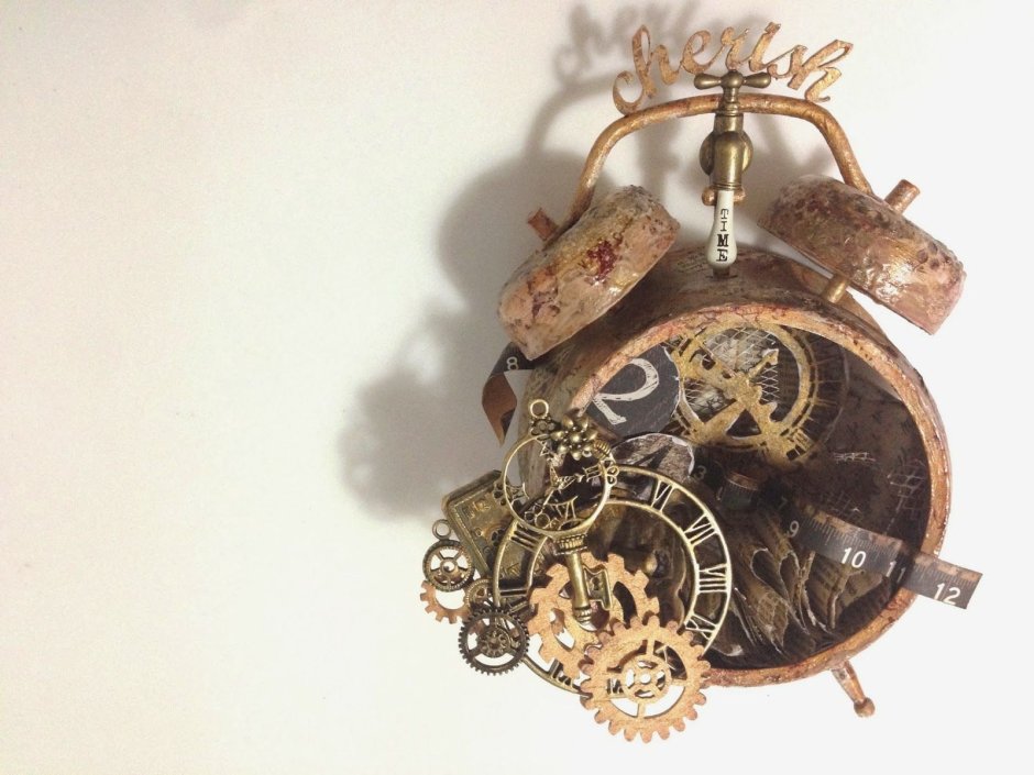 Часы из пуговиц