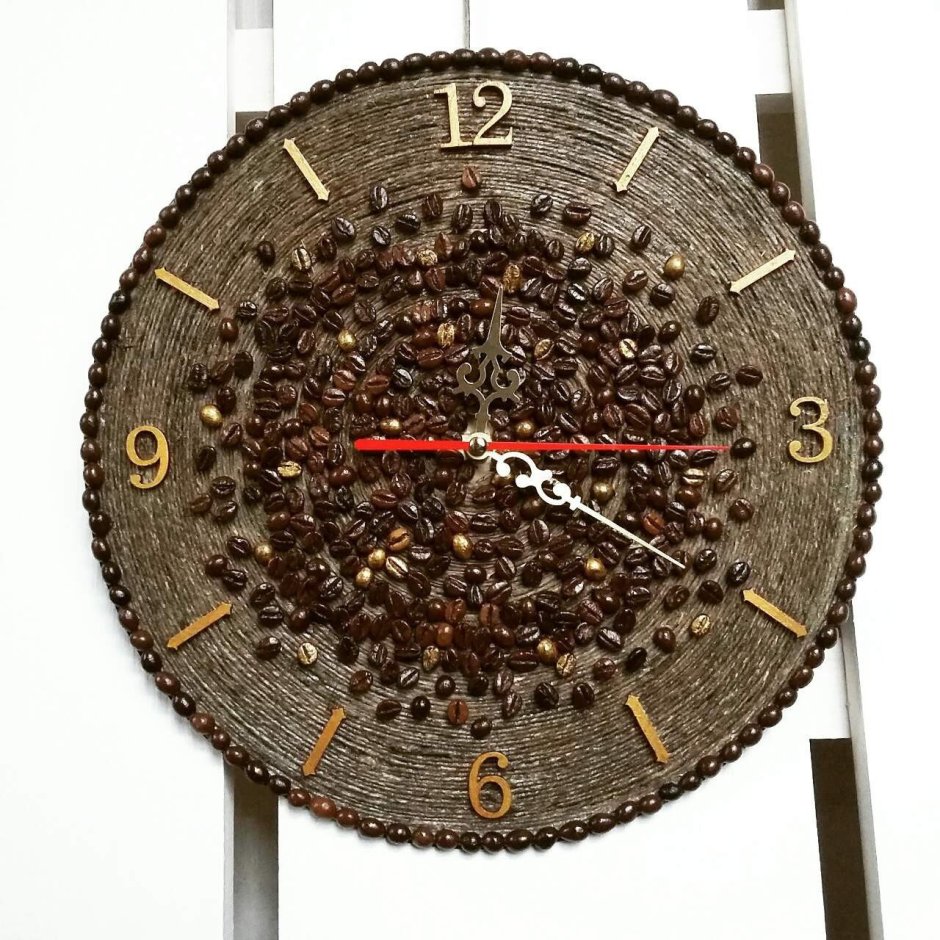 Необычные часы на стену
