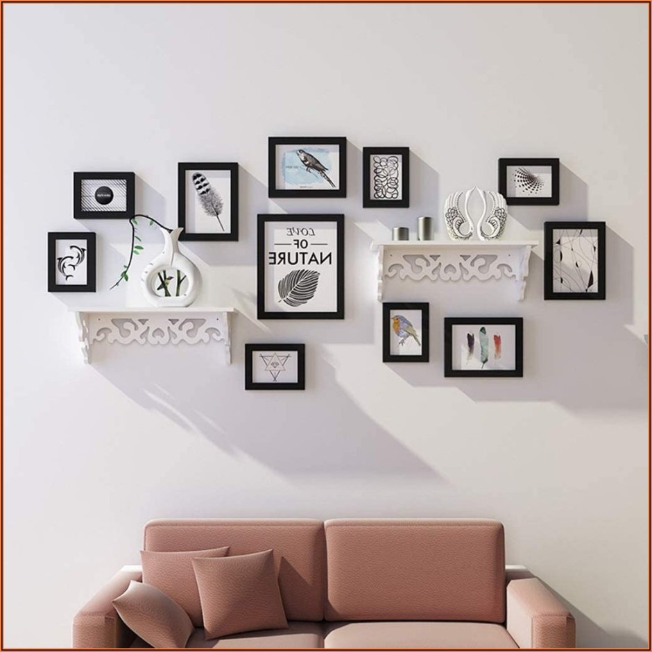 Композиция из рамок на стене