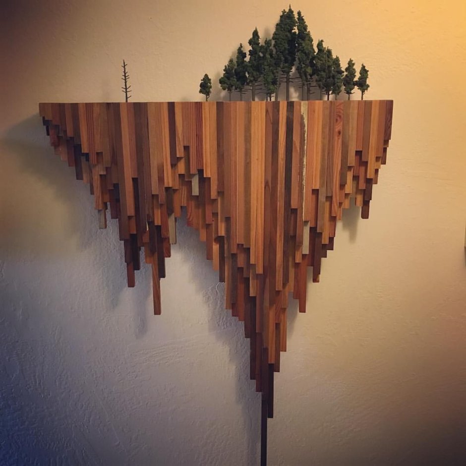 Декор из деревянных палочек на стену