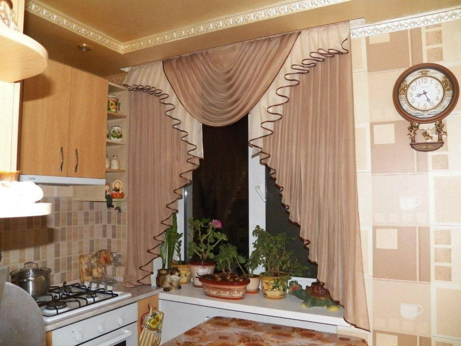 Шторы Кошкин дом на кухню с арочкой