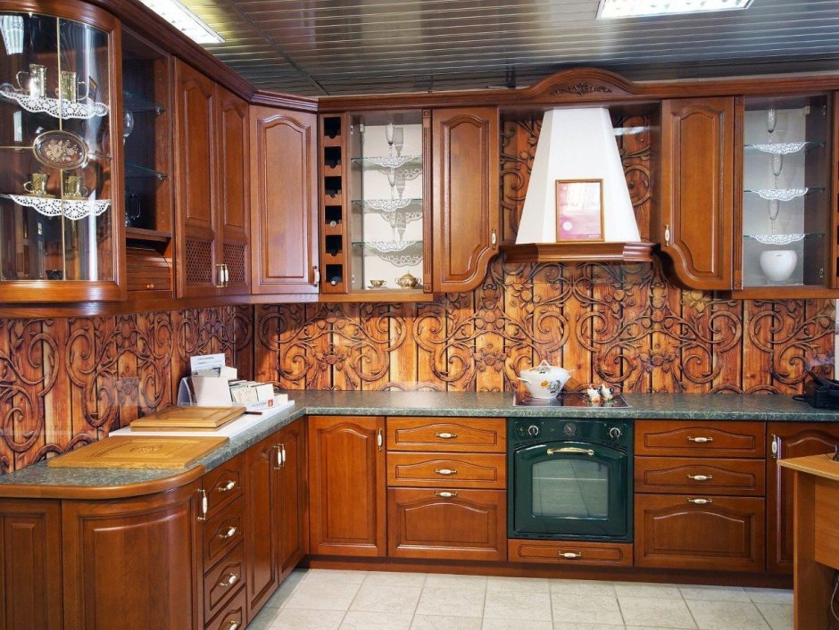 Кухня отделанная мозаикой