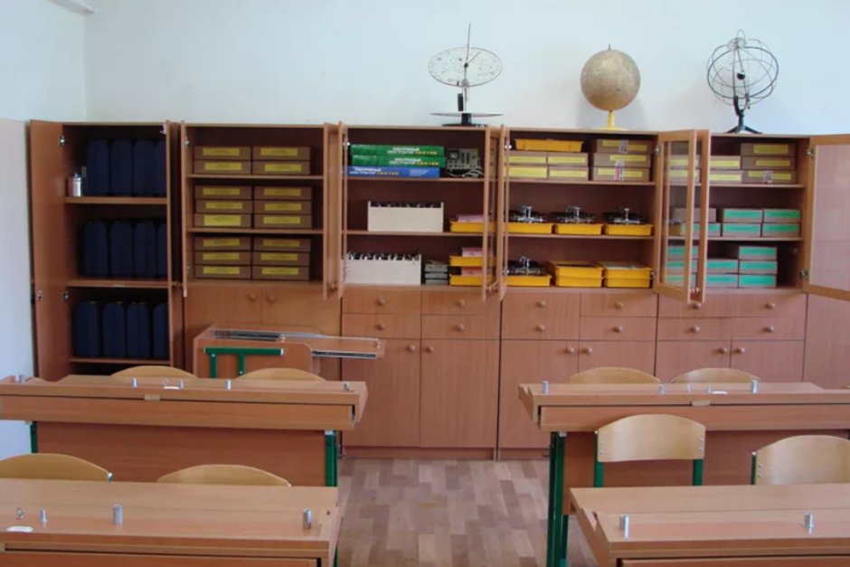 Шкаф в класс начальной школы