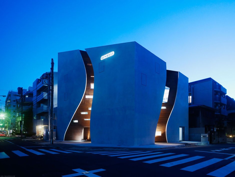 Многофункциональное здание «Нани-Нани» Токио, Япония (1989 г.)