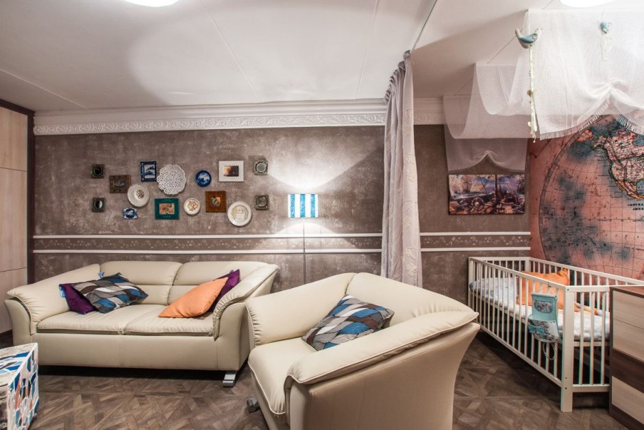 Счастливые люди в новой квартире