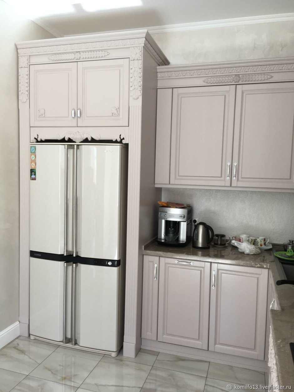 Угловая кухня ikea с холодильником сбоку