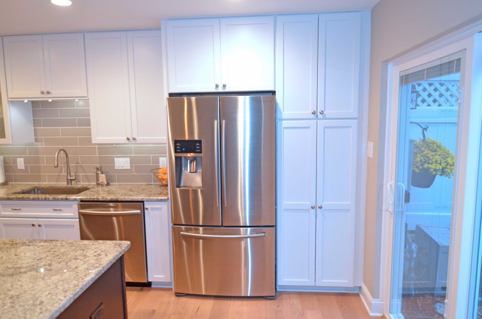 Холодильник встроенный в нишу