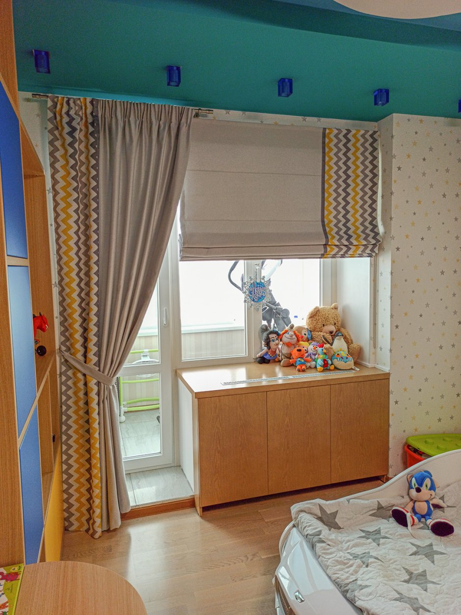 Шторы в детскую с балконом
