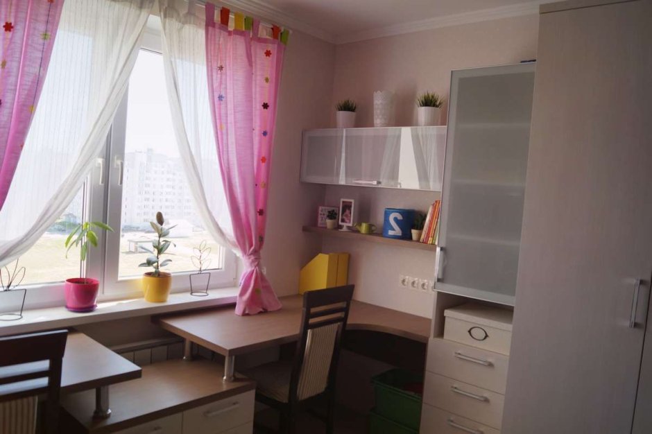 Шторы в детскую над столом