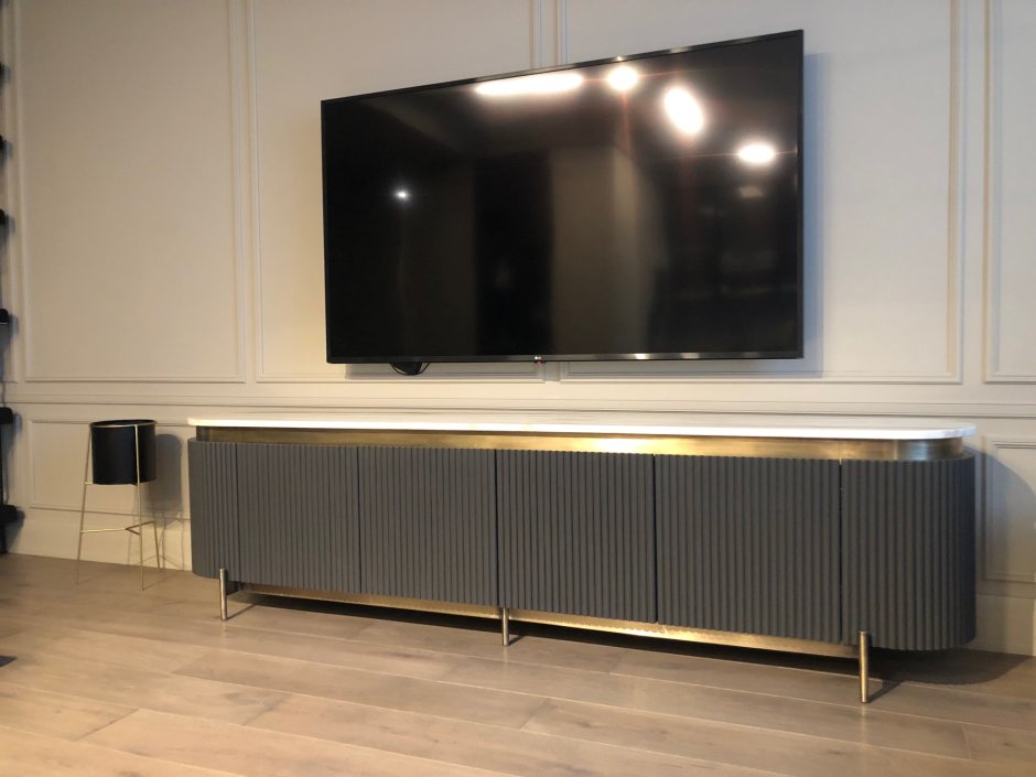 Тумба под телевизор рифленая