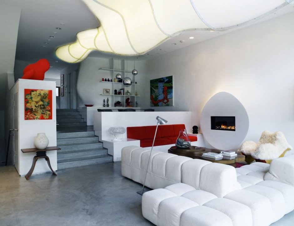 Динамическая композиция в интерьере