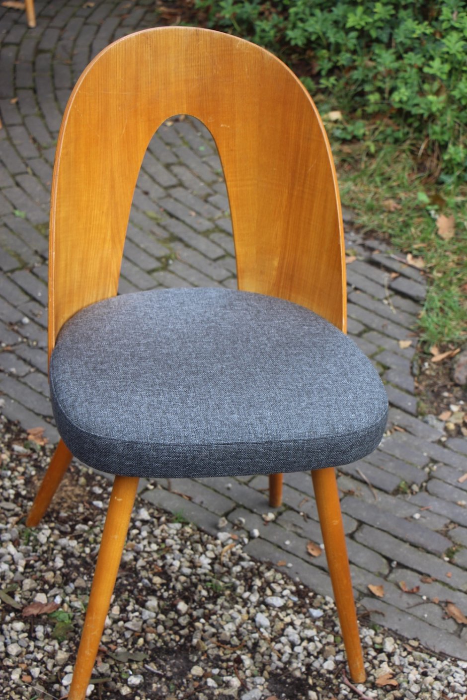 Стулья Итона Собеслава