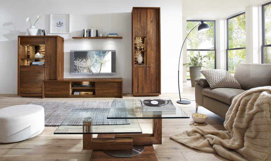 Гостиная из дерева в современном стиле