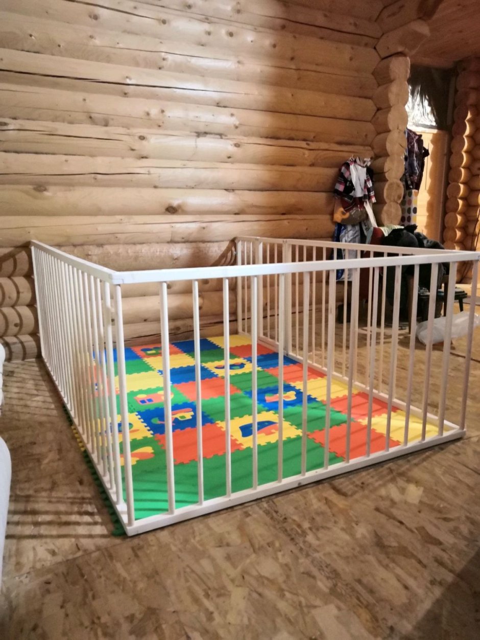 Манеж (деревянный бук 2м х2м)