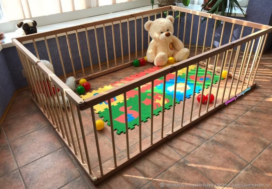 Манеж (деревянный бук 2м х2м)