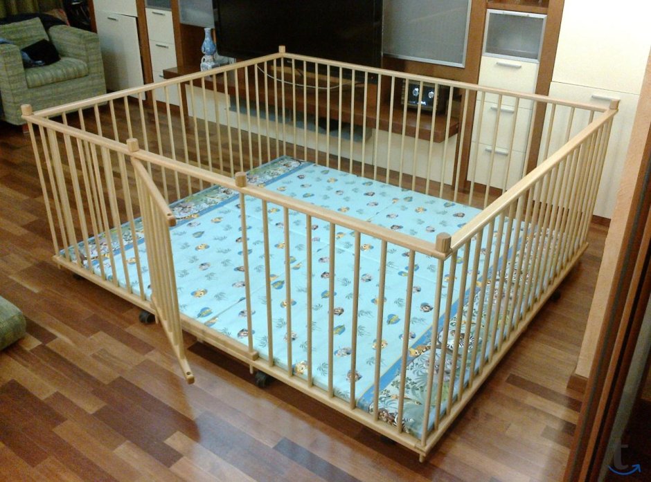 Манеж круглый деревянный