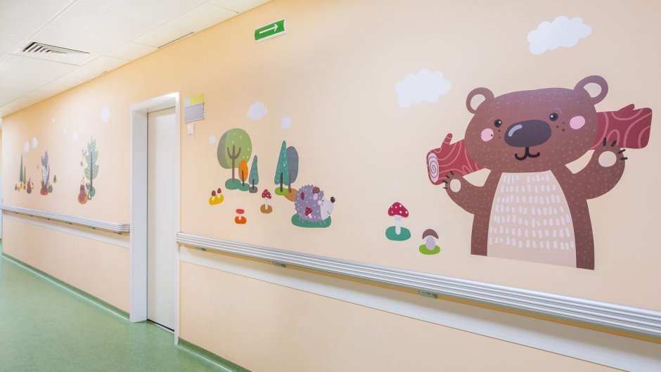 Стены в детской поликлинике