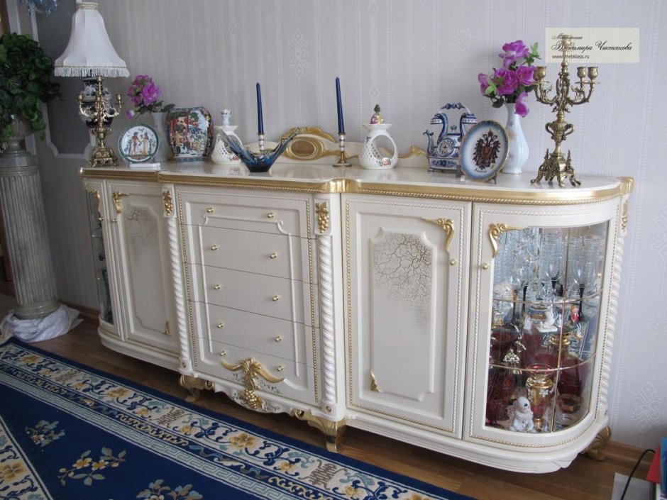 Комоды для гостиной в классическом стиле
