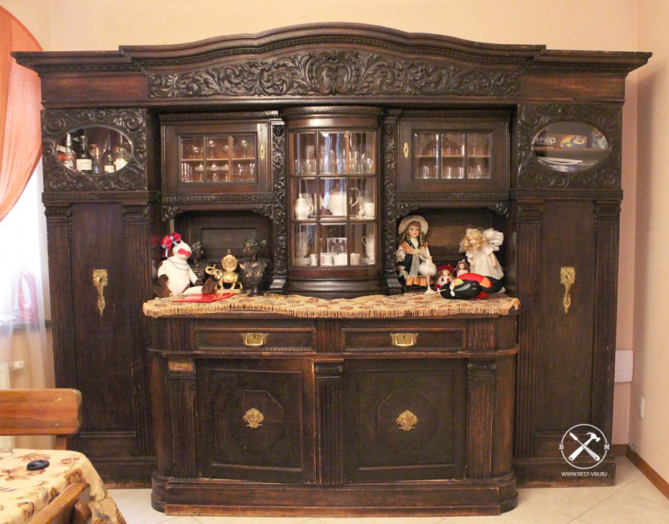 Реставрированный сервант XIX