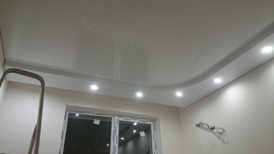 Двухуровневые натяжные потолки