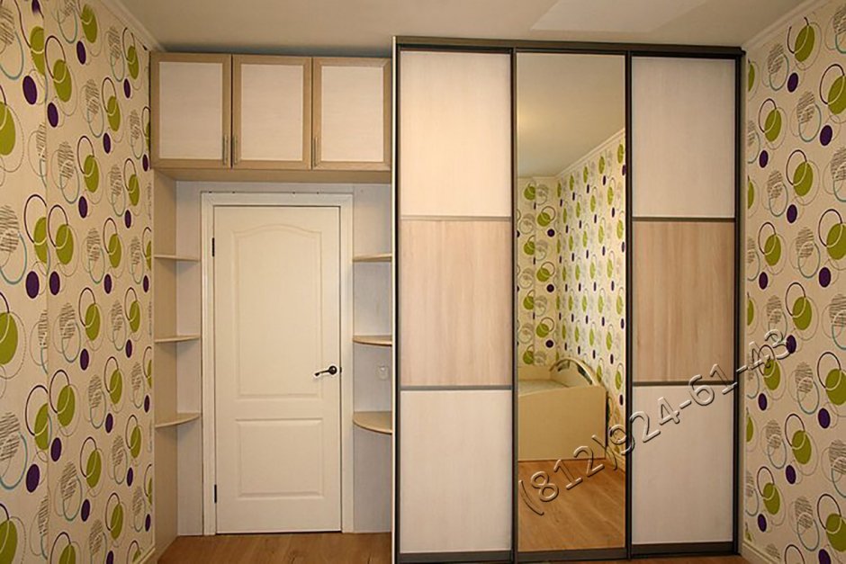 Шкаф в английском стиле