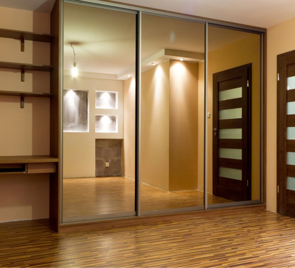 Небольшой шкаф купе в прихожую