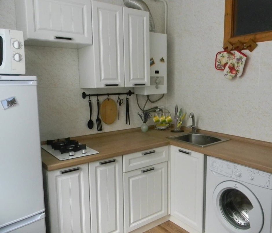 Вирпул встроенная стиральная машина в кухне
