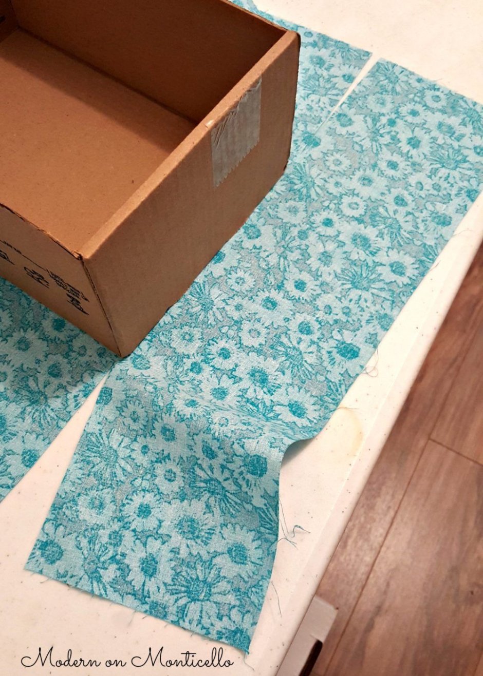Картонная коробка обшитая тканью