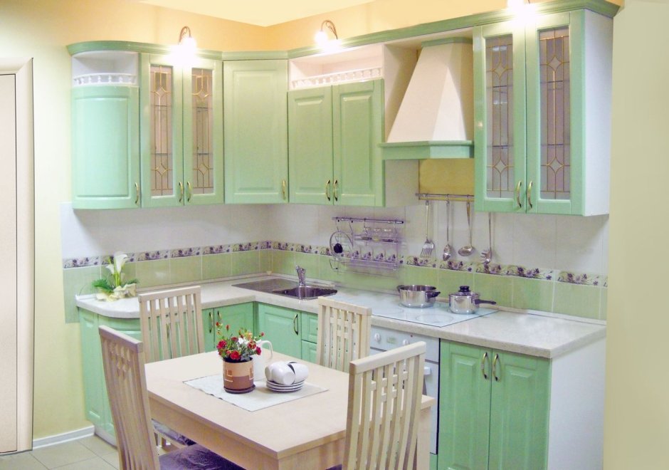 Кухонный гарнитур салатового цвета