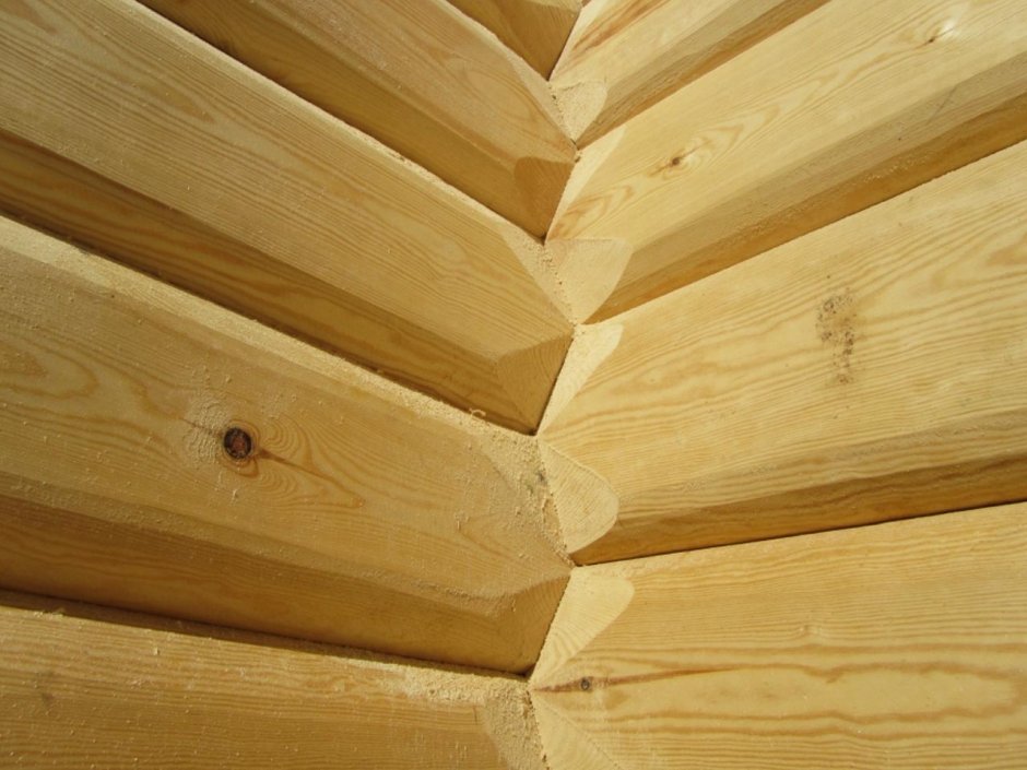Плинтус в деревянном доме