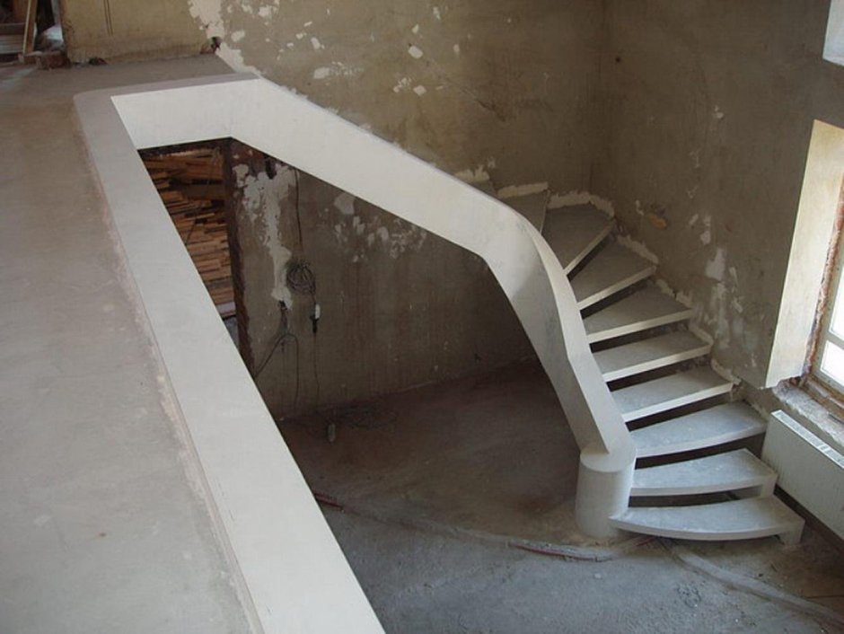 Бетонная лестница монолит