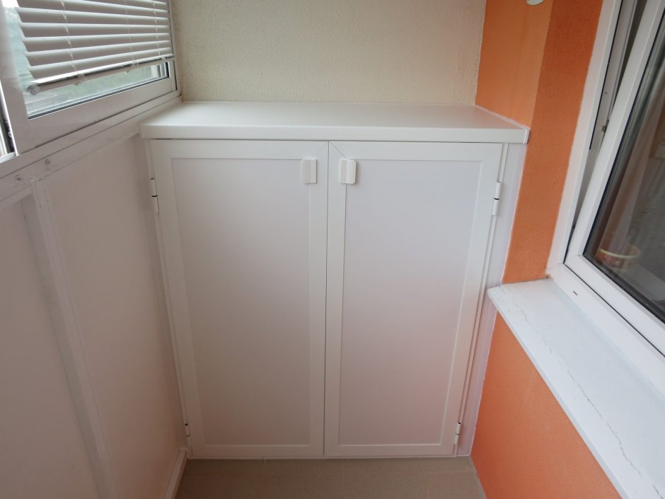 Мягкая скамейка на балкон