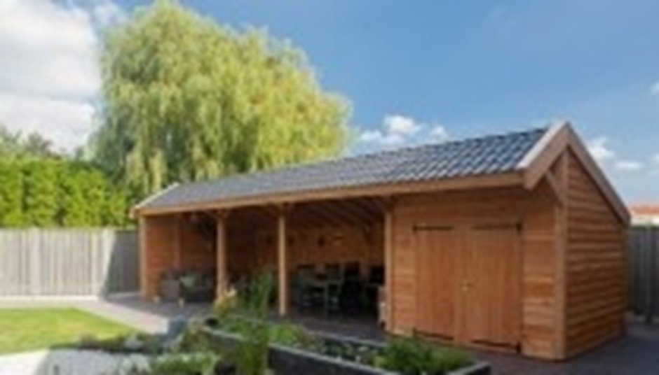 Застекленная беседка