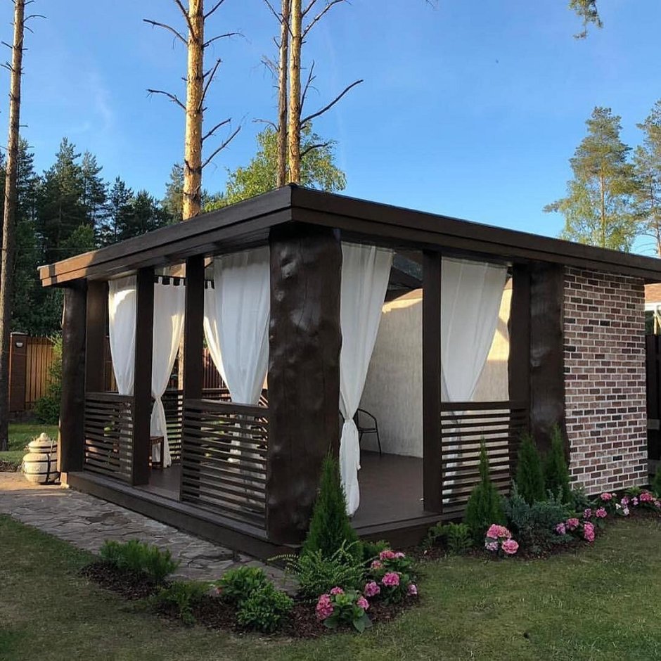 Стеклянная беседка