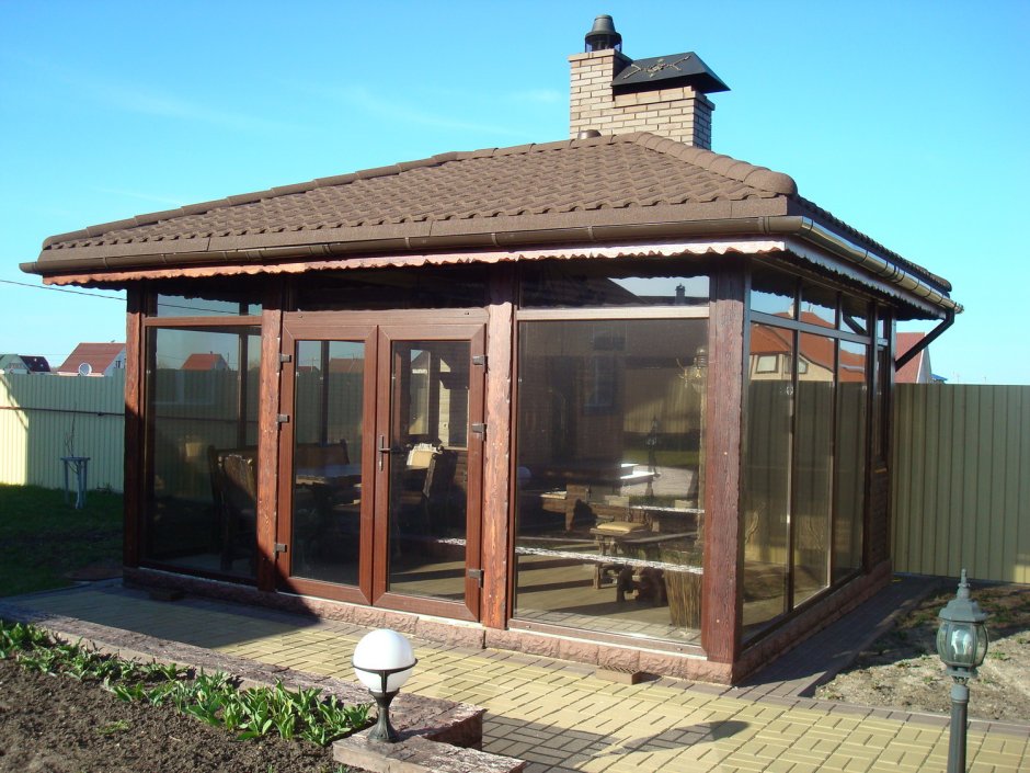 Беседка с панорамными окнами