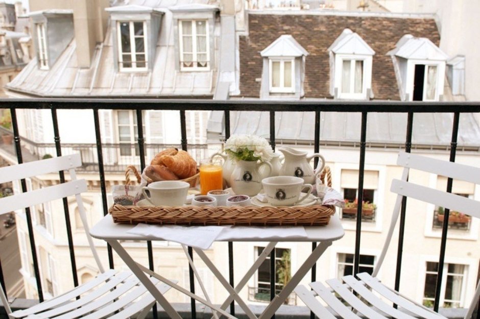 Завтрак на балконе