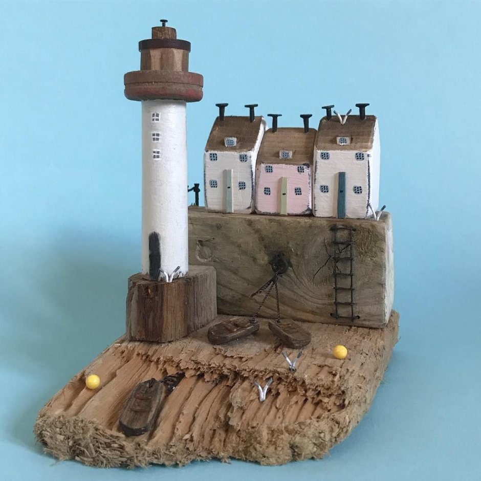 Lighthouse Driftwood брелок