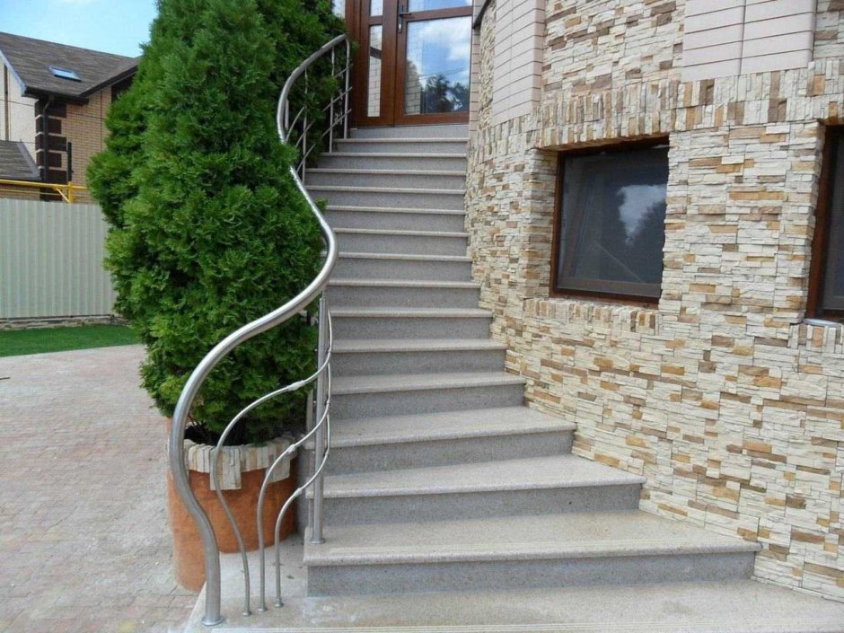 Лестница наружная бетонная