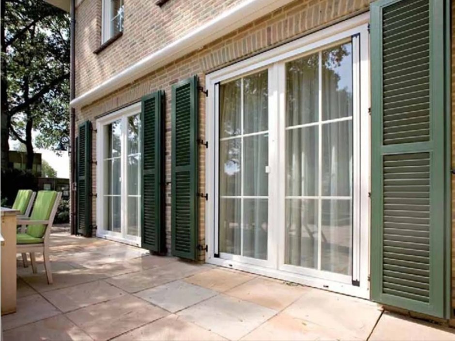 Входная дверь ПВХ Рехау