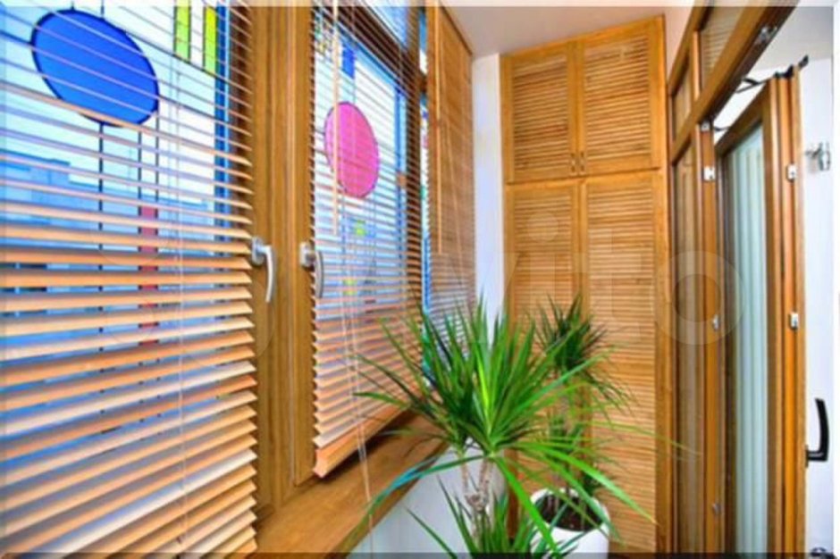 Жалюзи на окна балкона