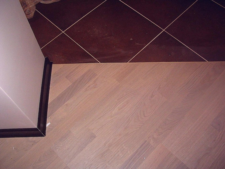 Состыковка плитки и ламината